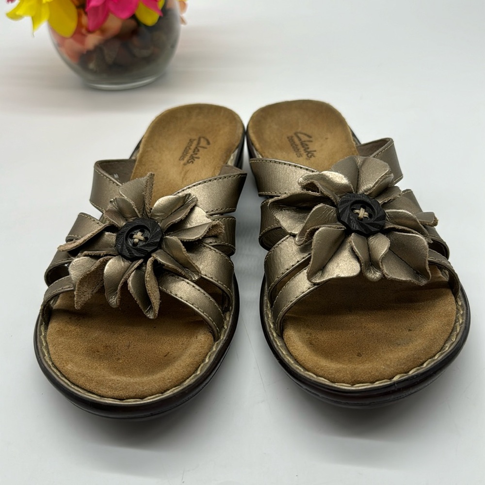 Clarks Bendables Bold Floral Sandals Size 7.5 MCS6344C - Picture 2 of 7